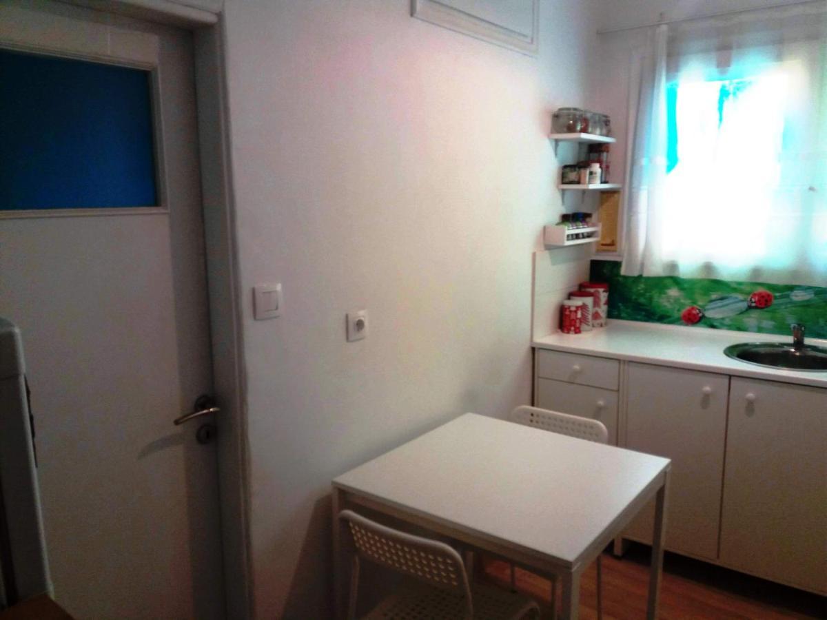 Renovated Apartment In The Center Of أثينا المظهر الخارجي الصورة